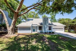 8330 Longridge Road photo 4