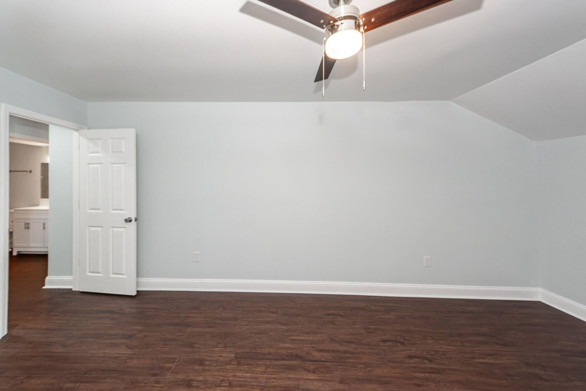 8330 Longridge Road Photo 21