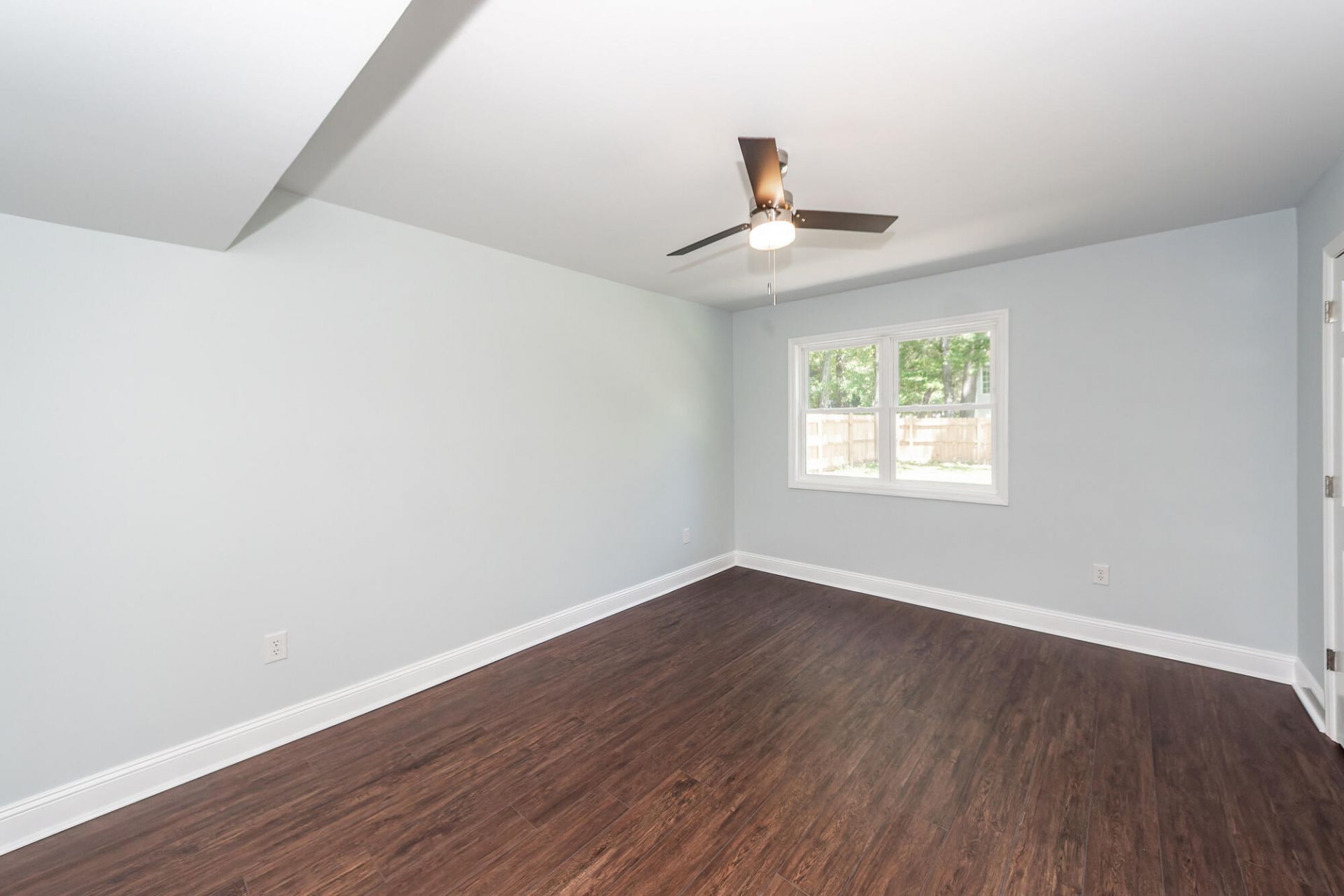8330 Longridge Road Photo 22