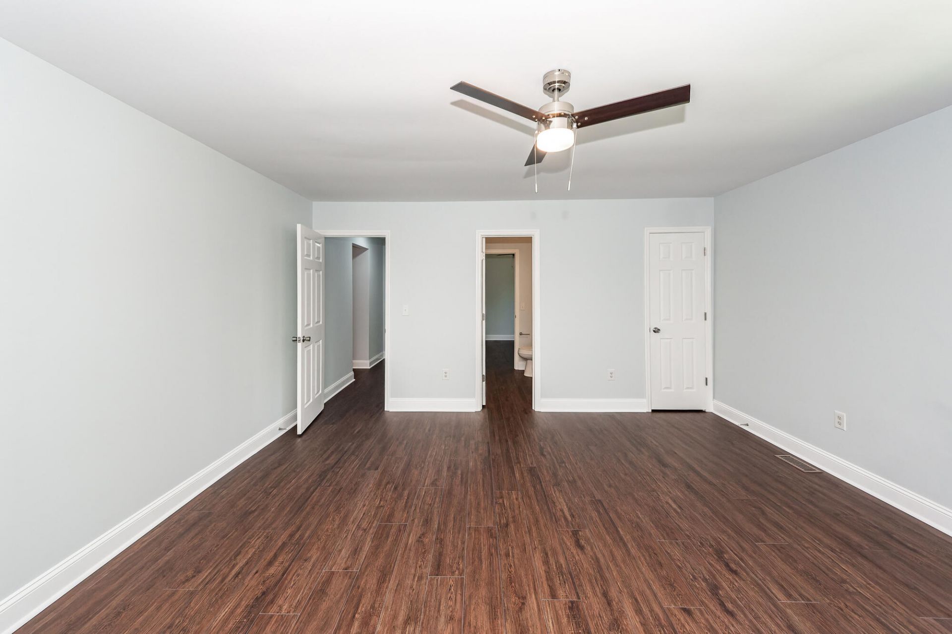 8330 Longridge Road Photo 28