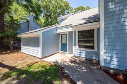 8330 Longridge Road photo 4