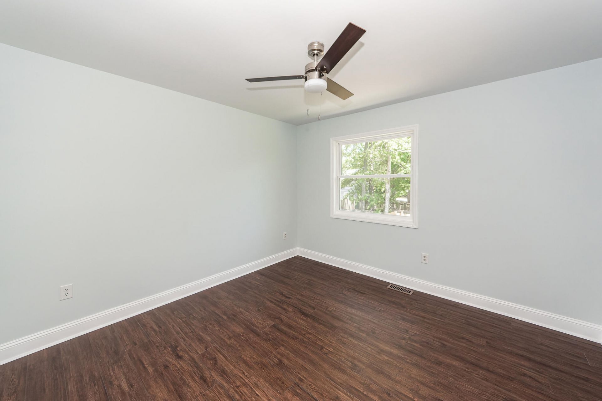 8330 Longridge Road Photo 32