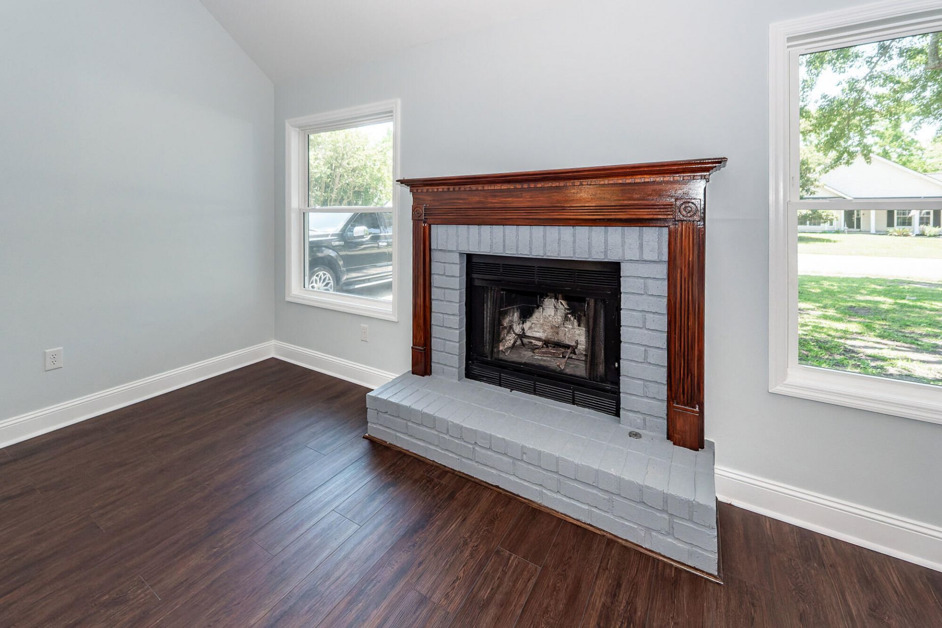 8330 Longridge Road Photo 6