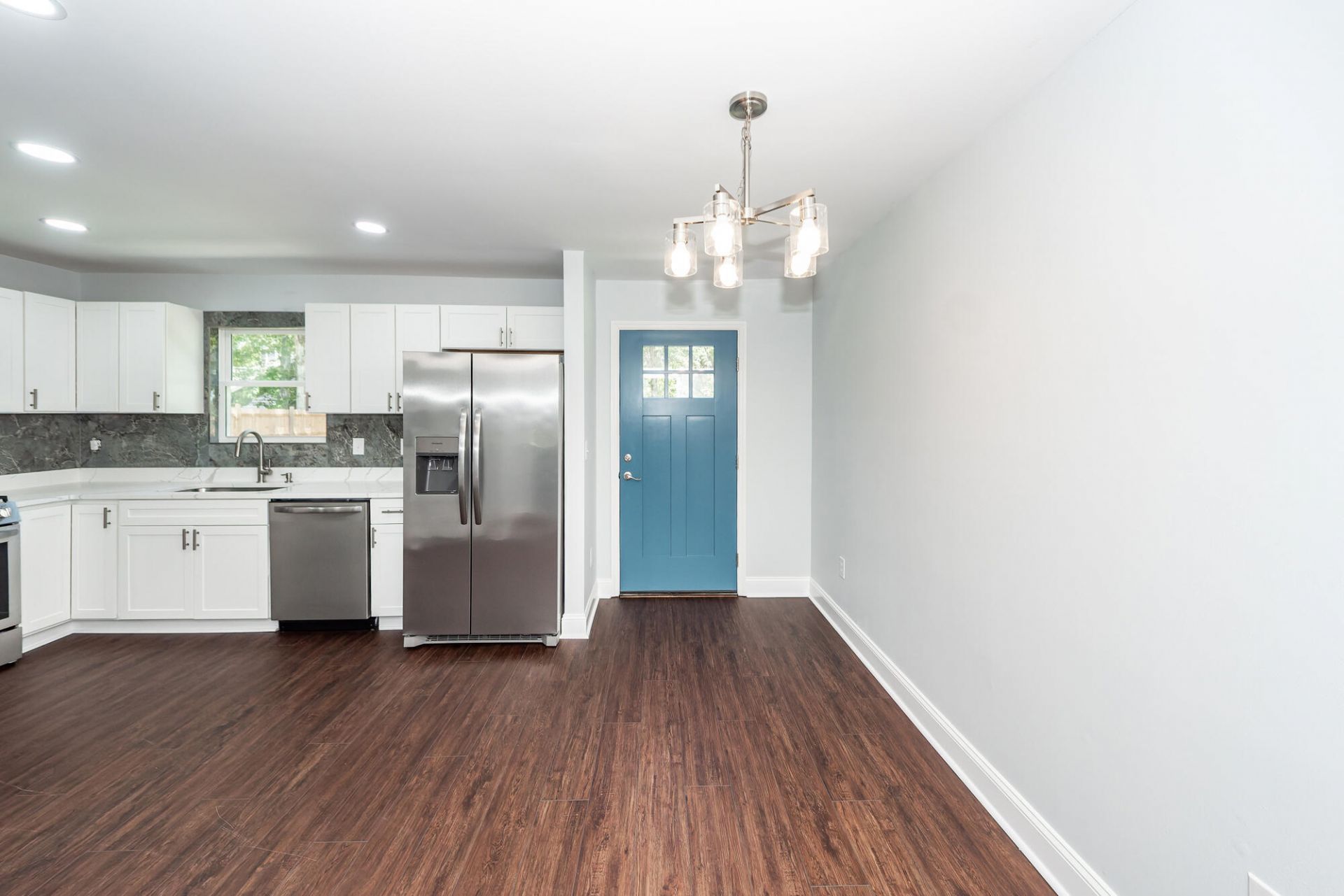 8330 Longridge Road Photo 9