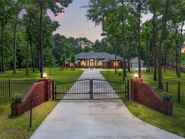 2204 Honey Lane, Hope Mills, NC 28348