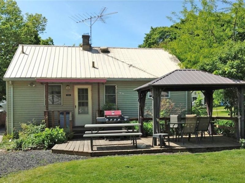 136 Sunset Drive, Kelleys Island, OH 43438 Photo 2