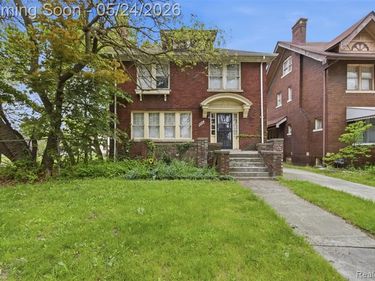 8221 Dexter Avenue, Detroit, MI 48206