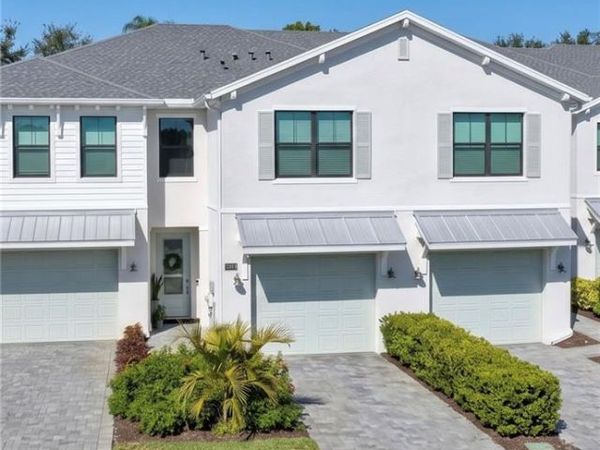 13045 Pembroke DR, NAPLES, FL 34105