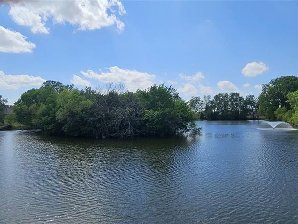 7605 NW Meadow Lake Drive, Yukon, OK 73099
