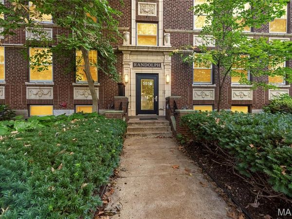 5510 Waterman Boulevard, Unit 202, St Louis, MO 63112