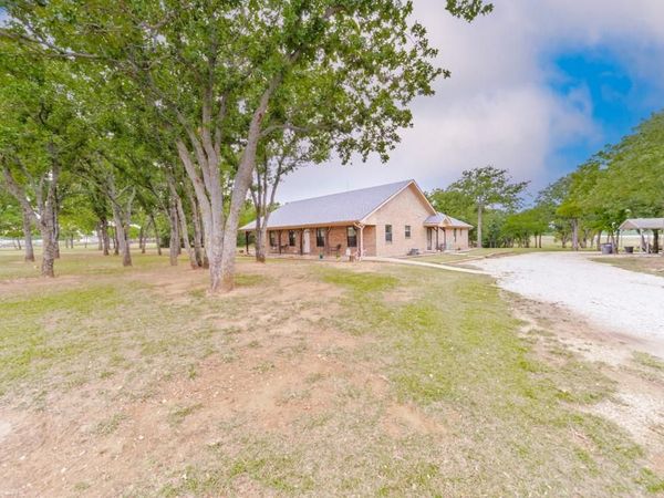 383 Briar Creek Lane , Bowie, TX 76230