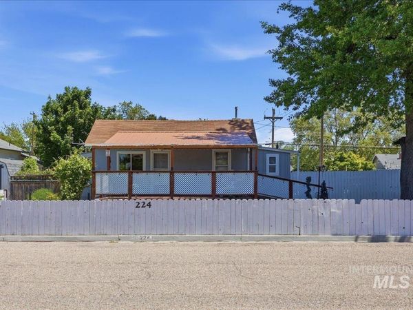 224 S Fern St, Nampa, ID 83686