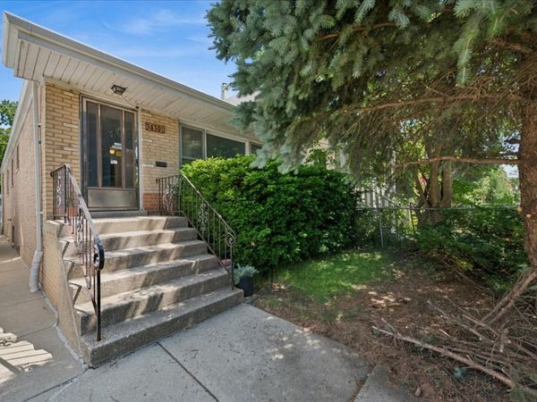 3430 W Drummond Place, Chicago, IL 60647