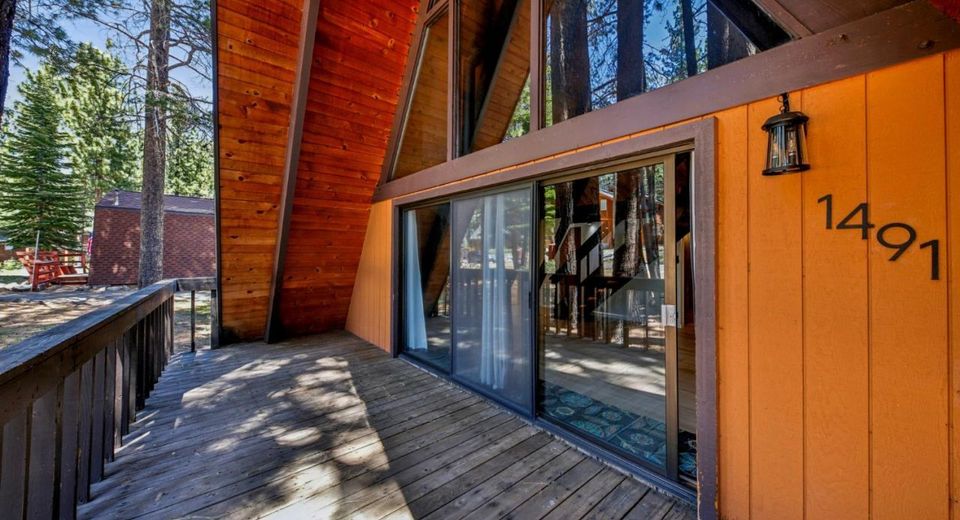 1491 Zapotec Drive, South Lake Tahoe, CA 96150 Photo