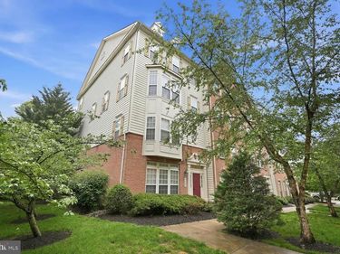 5645 HARRINGTON FALLS LANE, Unit B, ALEXANDRIA, VA 22312