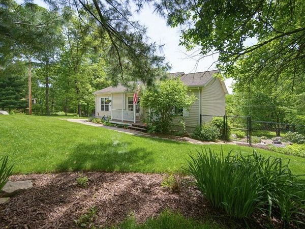 10 Southwick Rd, Sutton, MA 01590