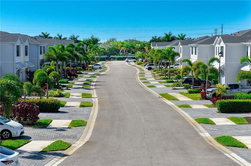 13045 Pembroke Dr, Naples, FL 34105 Photo