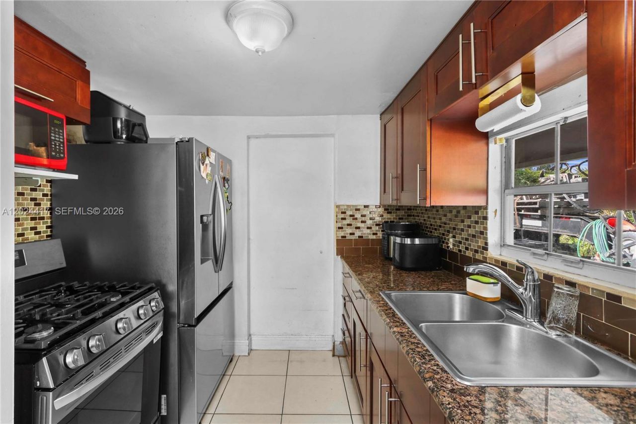 827 SW 128 Ave , Miami, FL 33184 Photo