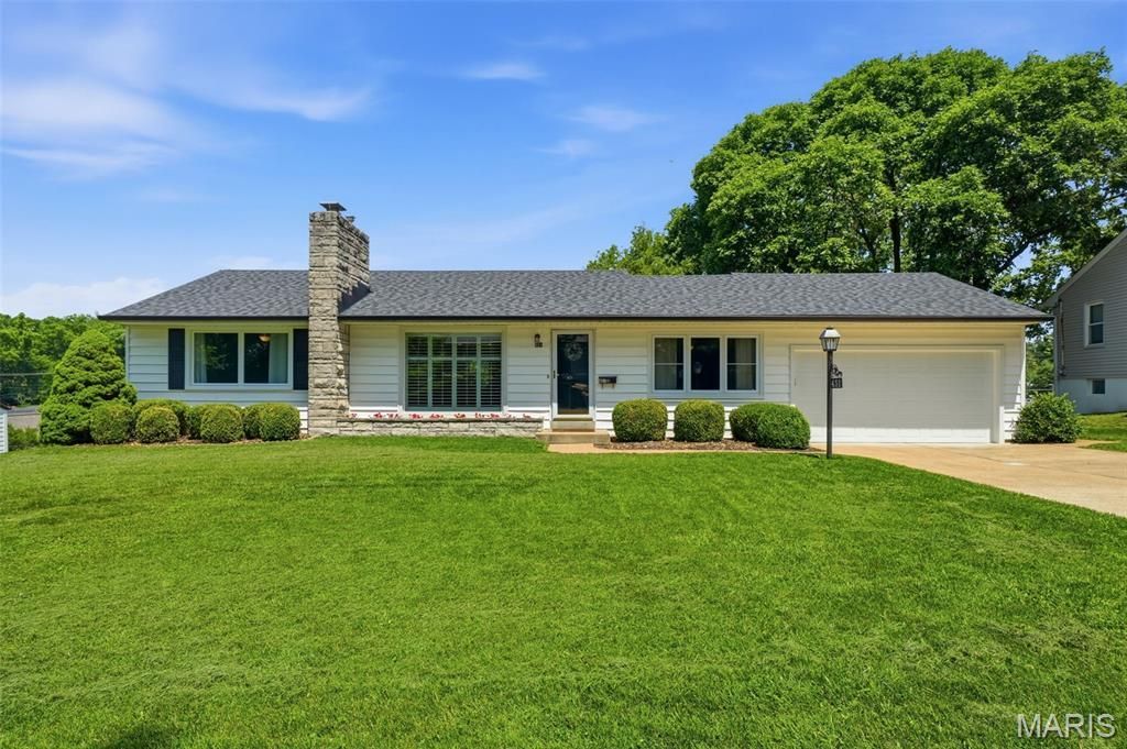 451 Linum Lane , Webster Groves, MO 63119 Main Photo