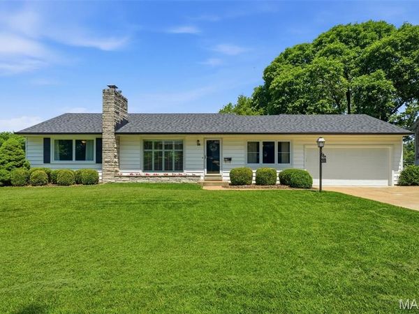 451 Linum Lane , Webster Groves, MO 63119