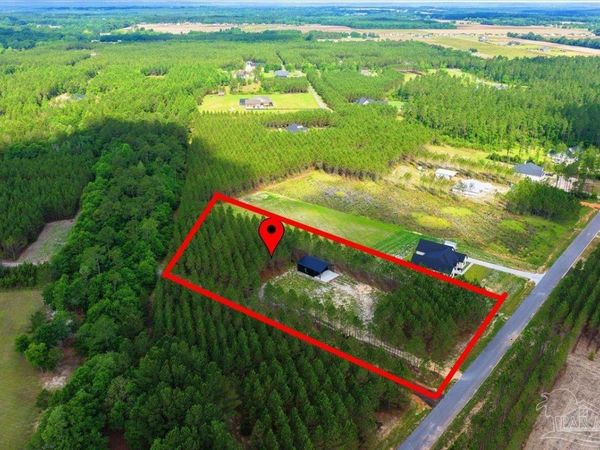 8975 Sage Forest Ln, Pace, FL 32571