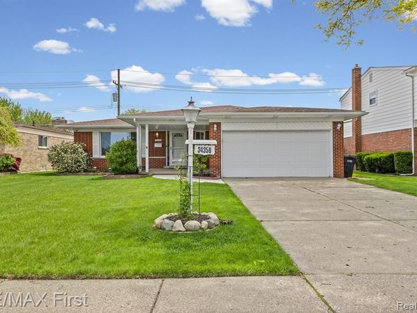 34356 Greentrees Road, Sterling Heights, MI 48312
