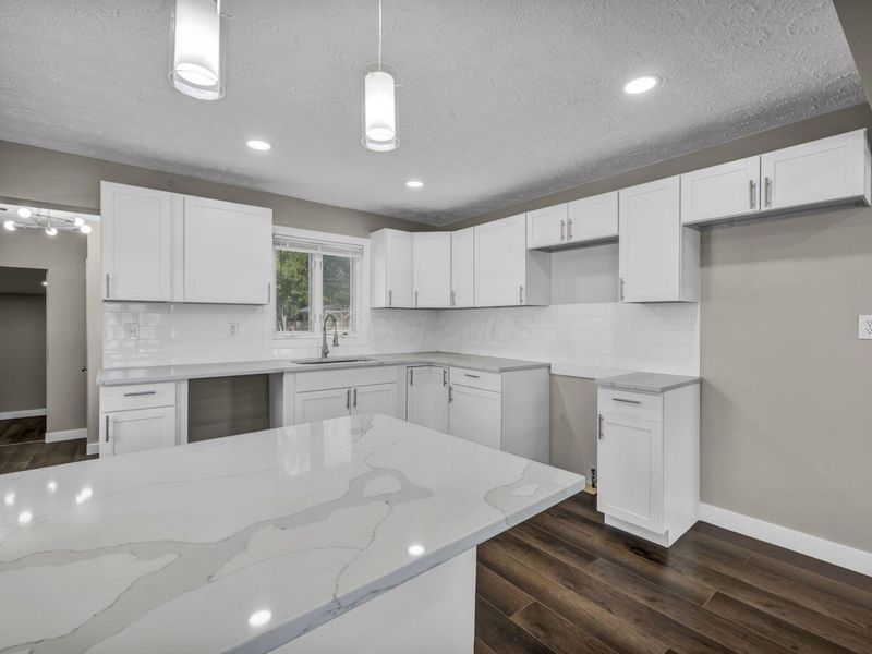 486 Basswood Road , Columbus, OH 43207 Photo 12