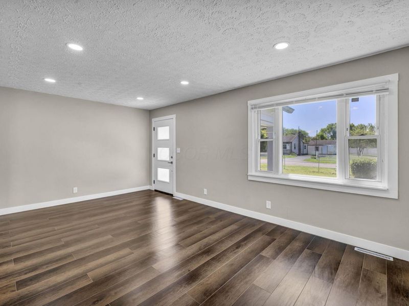 486 Basswood Road , Columbus, OH 43207 Photo 9
