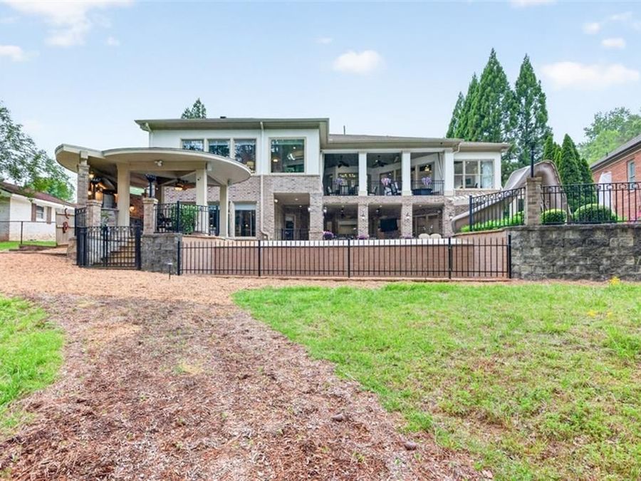 Property Image 100