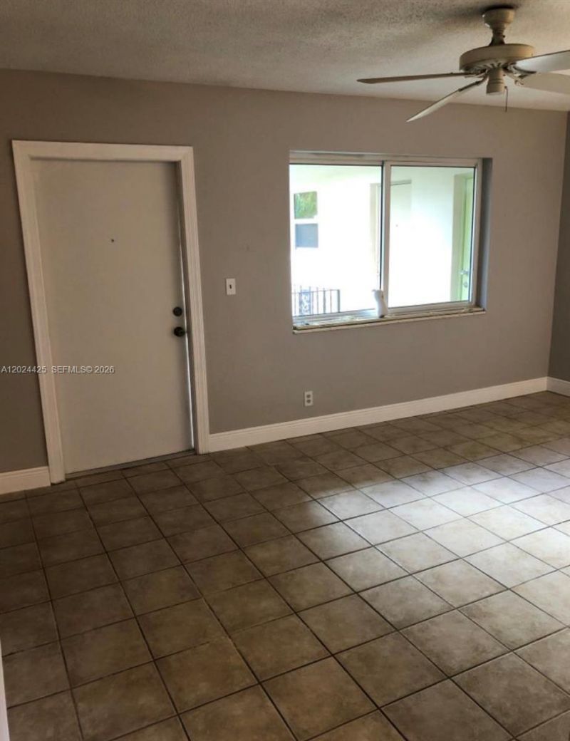 1001 SE 16th St , Unit 15, Fort Lauderdale, FL 33316 Photo