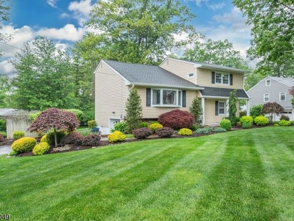 27 Bogert Rd, Montville, NJ 07058