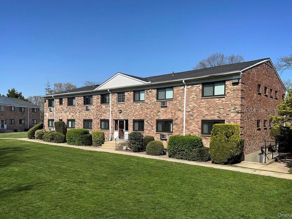 407 East Main Street , Unit 407-5B, Bay Shore, NY 11706