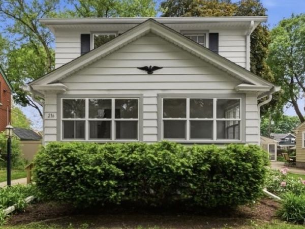 216 S Commonwealth Avenue , Aurora, IL 60506