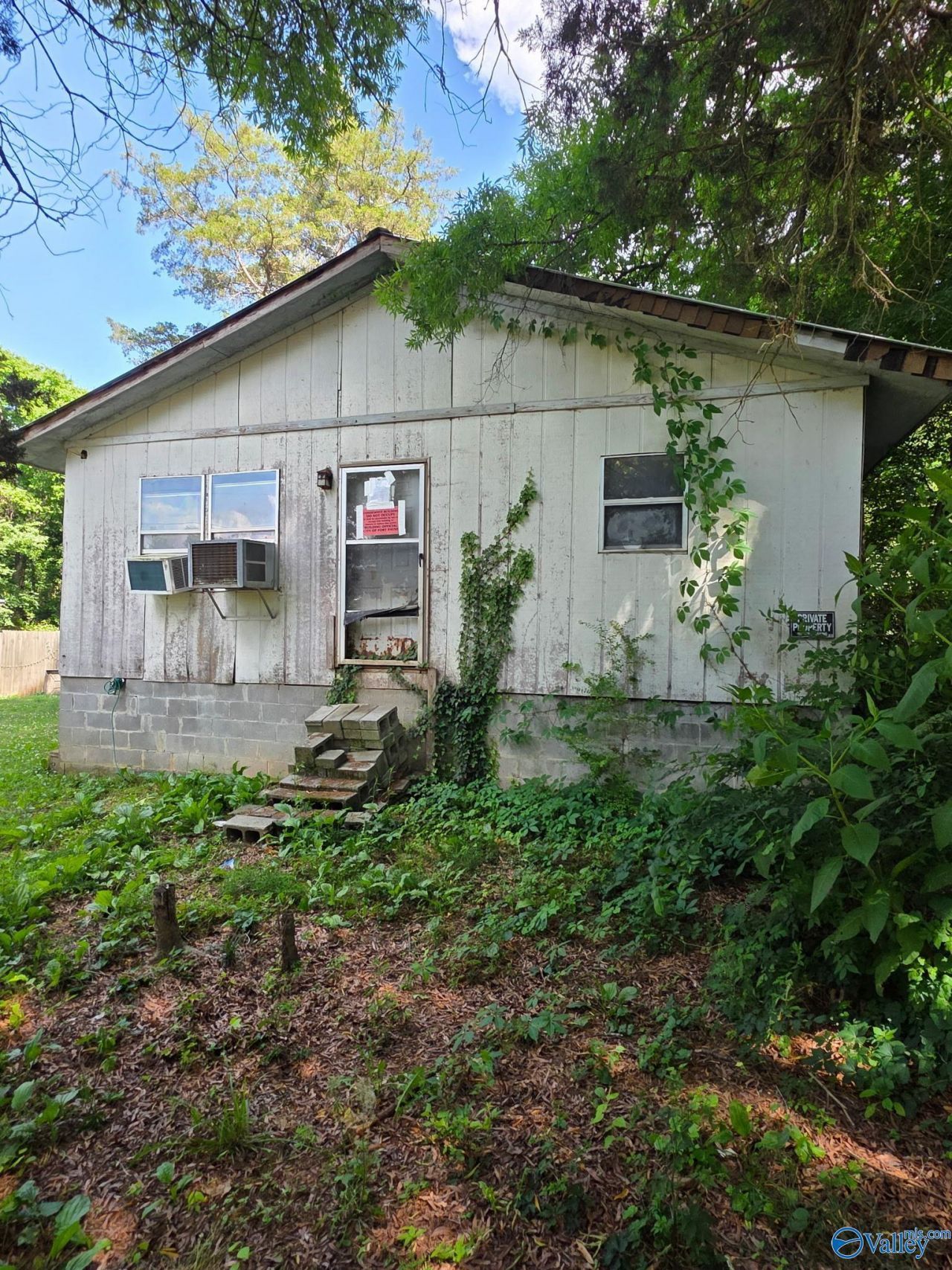 1909 Clark Avenue Ne, Fort Payne, AL 35967 Main Photo