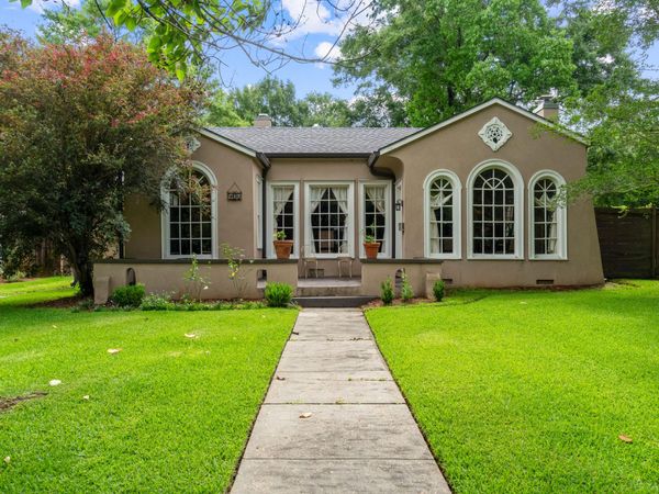 106 S 22nd Ave., Hattiesburg, MS 39401