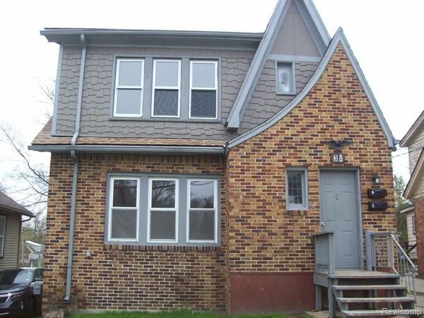 38 CADILLAC Street , Pontiac, MI 48342