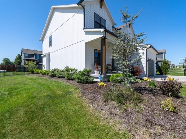 1505 SW Georgetown Drive, Lee's Summit, MO 64082