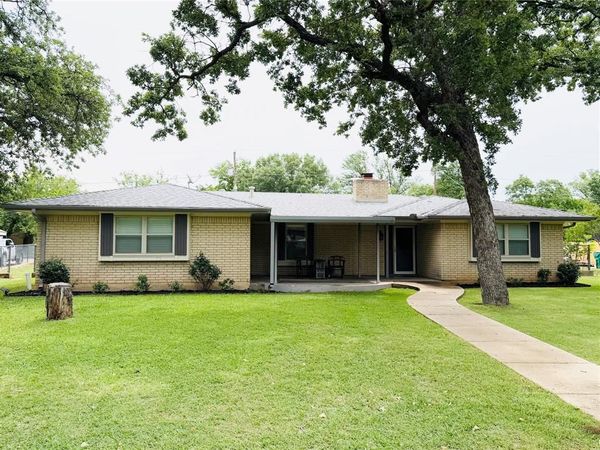 506 Oakwood Drive , Eastland, TX 76448