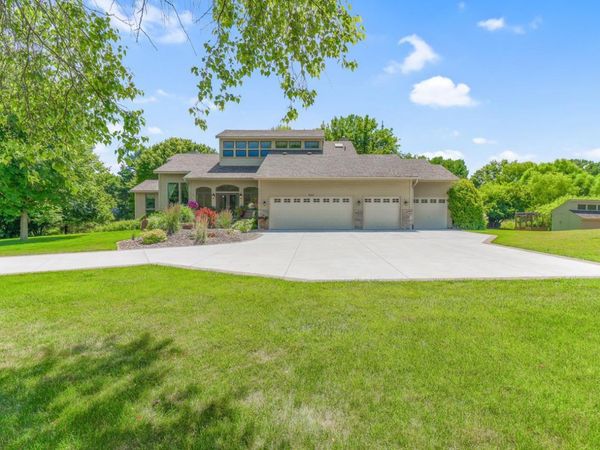 8141 Maplewood Terrace , Chanhassen, MN 55317