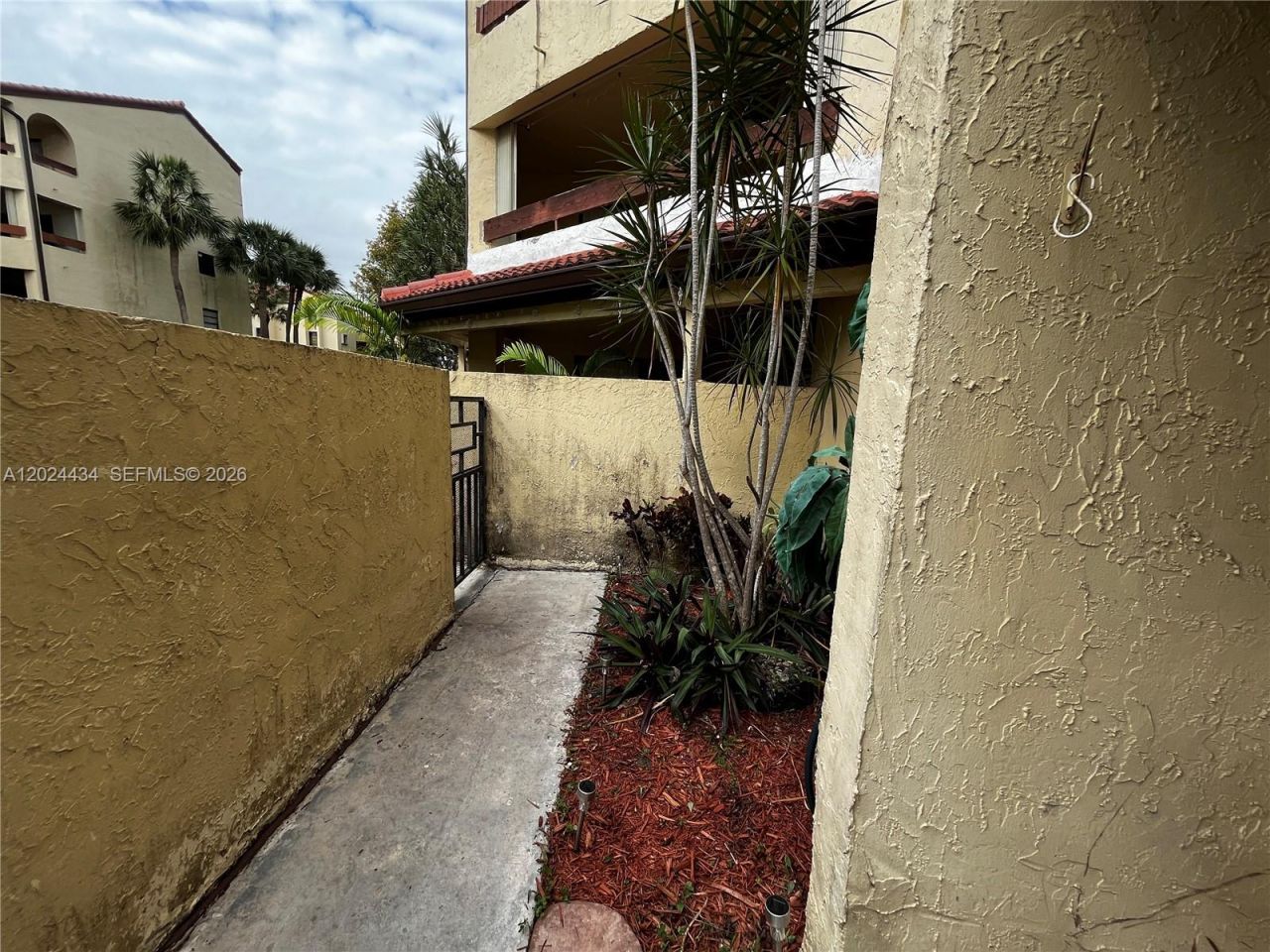 8800 SW 123rd Ct, Unit J-106, Miami, FL 33186 Photo