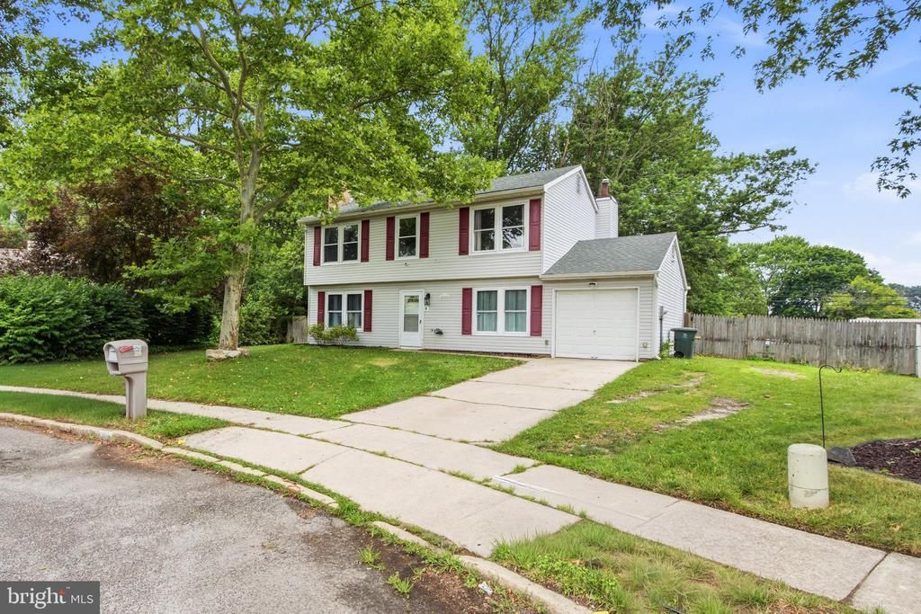 528 Denise Court, Williamstown, NJ 08094 Main Photo