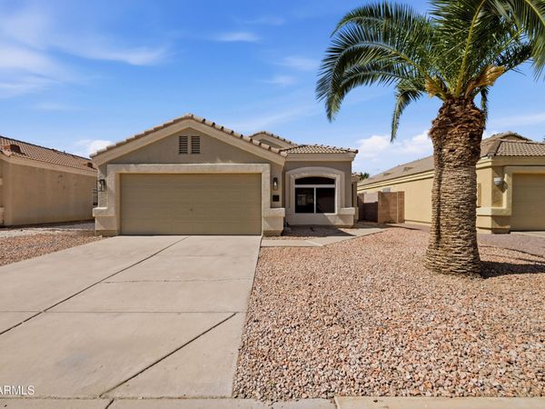 868 E LAREDO Street, Chandler, AZ 85225
