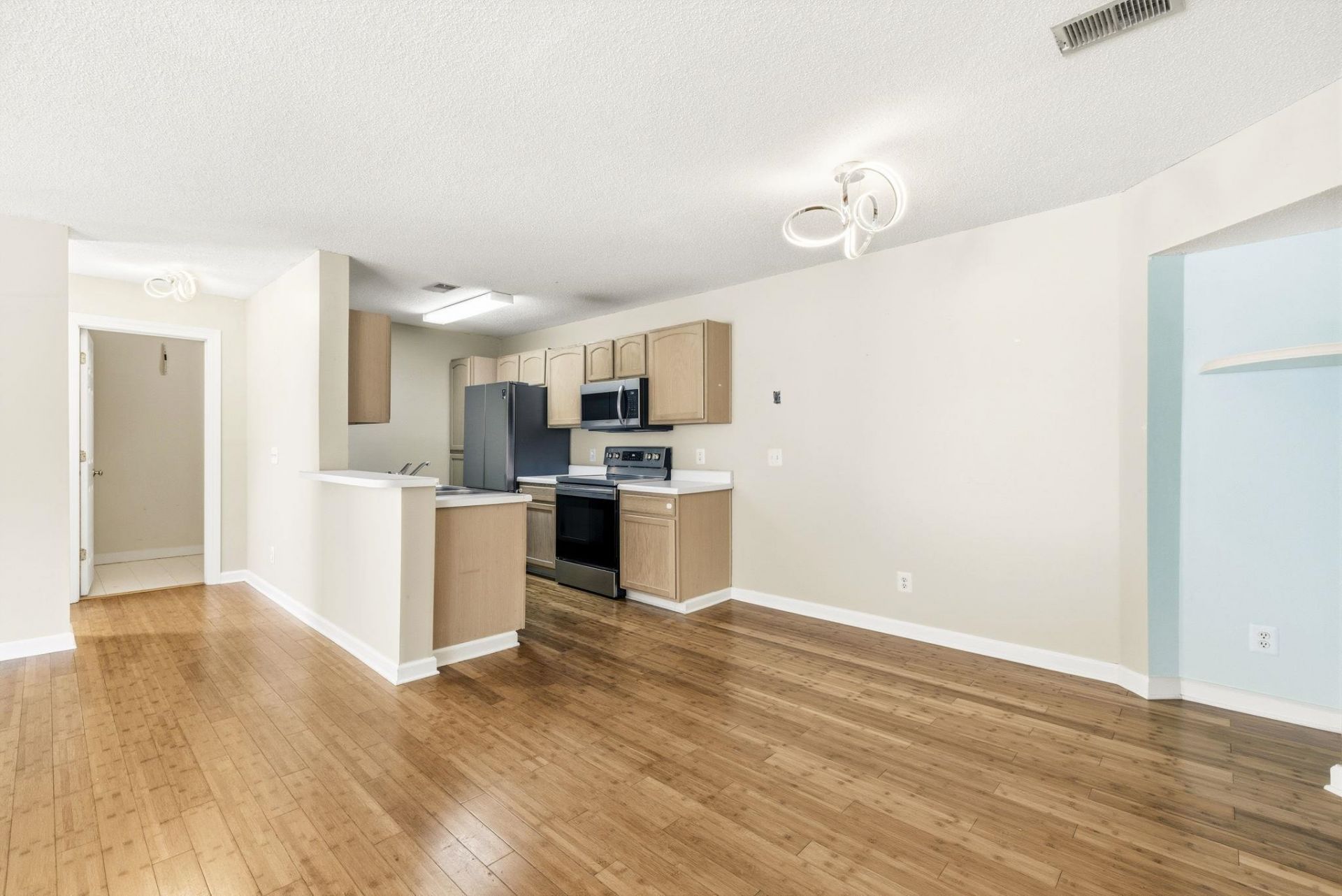 4385 Daphne Ln. Photo 10