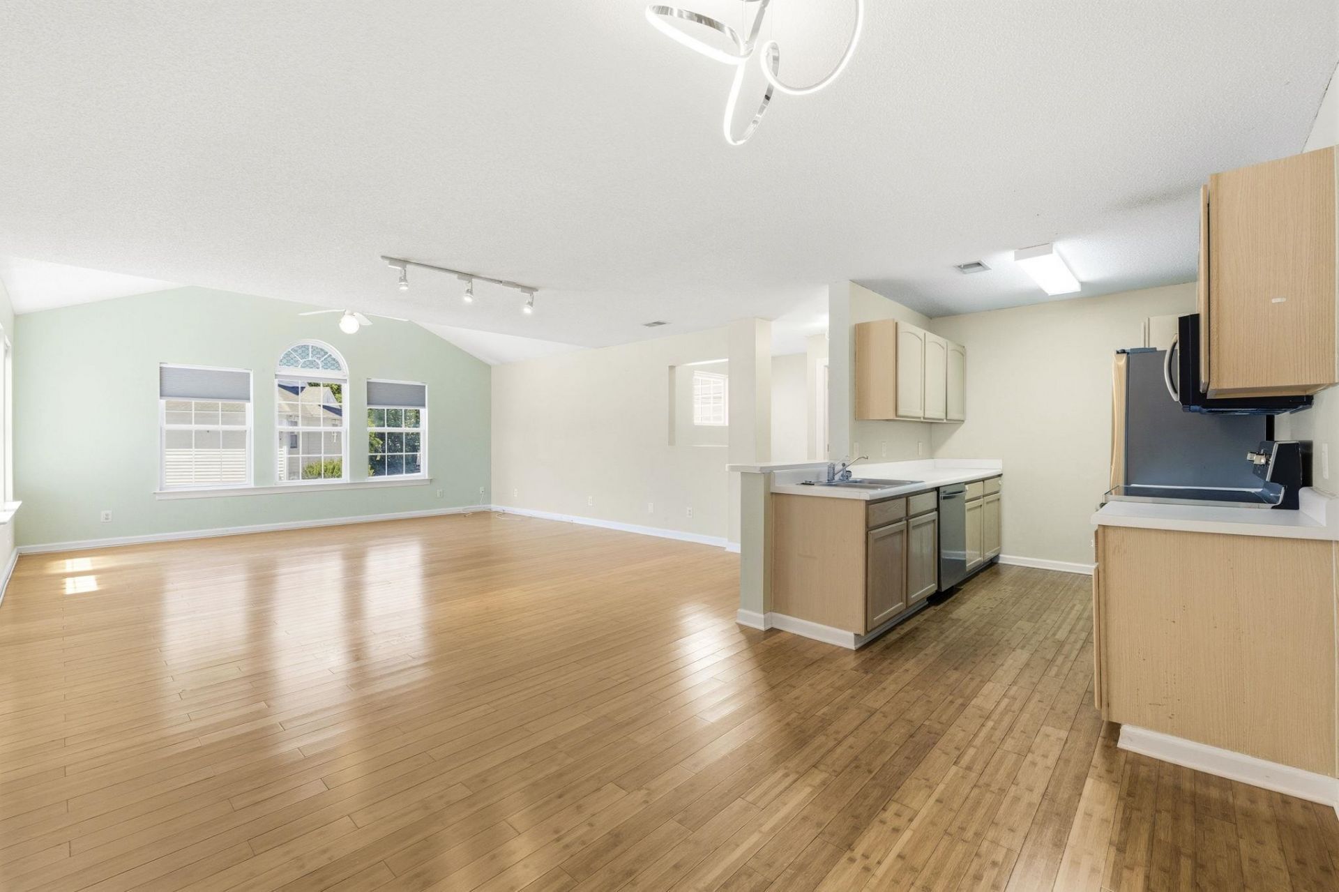 4385 Daphne Ln. Photo 13