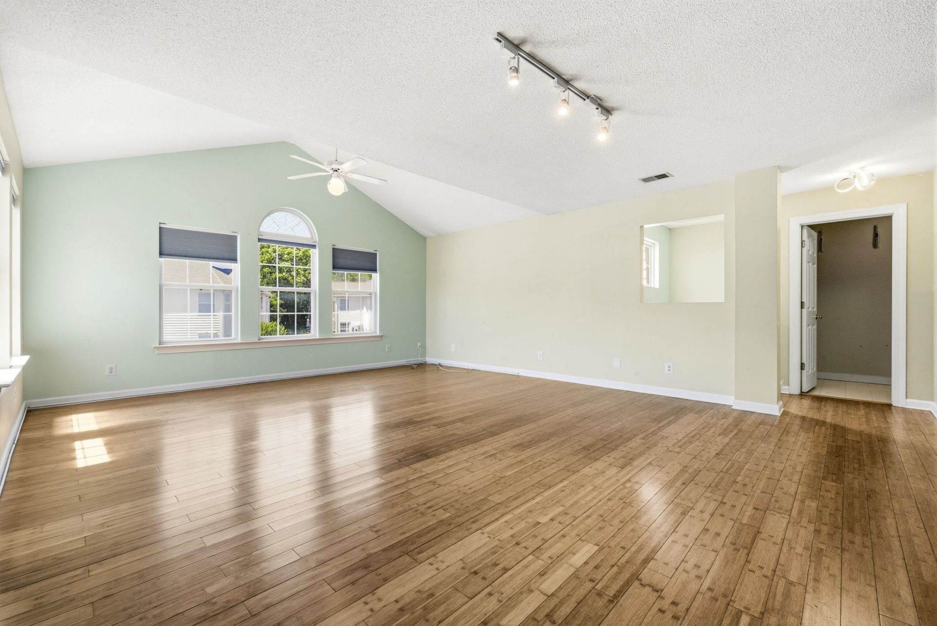 4385 Daphne Ln. Photo 6