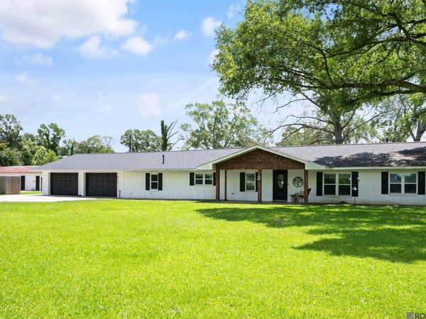 8716 James St, Denham Springs, LA 70726