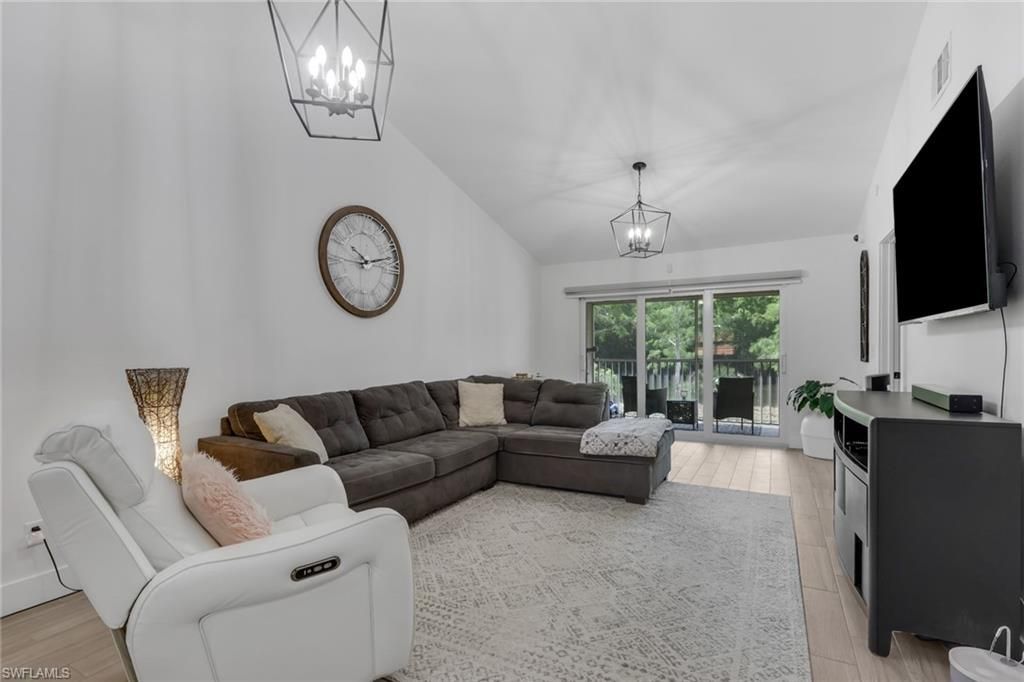 241 Robin Hood Cir, Unit 202, Naples, FL 34104 Photo