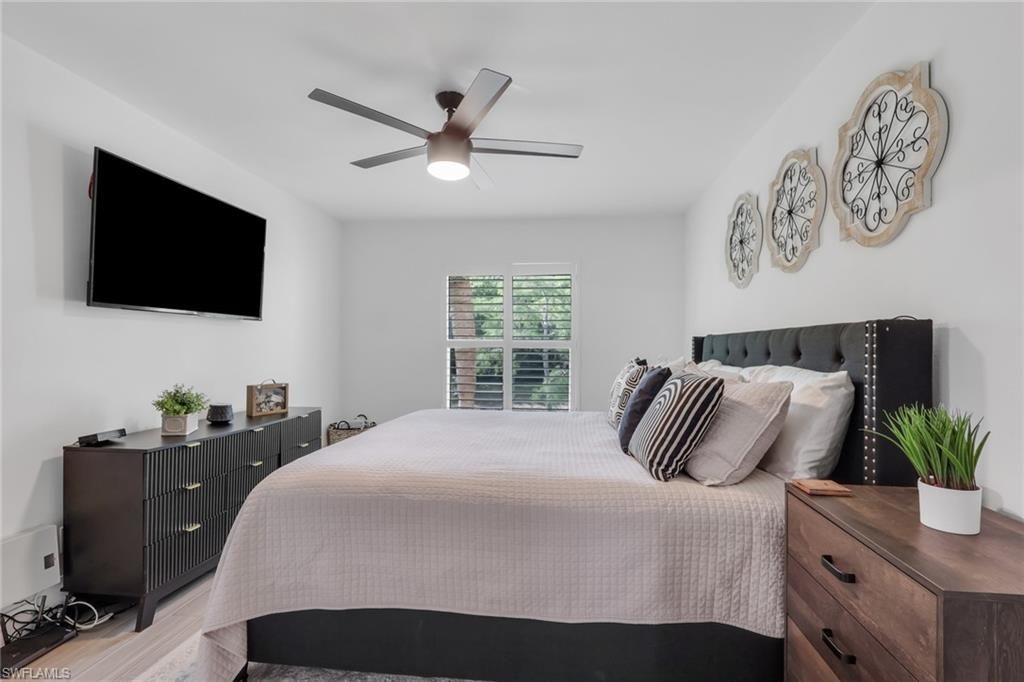 241 Robin Hood Cir, Unit 202, Naples, FL 34104 Photo