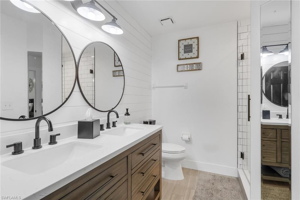 241 Robin Hood Cir, Unit 202, Naples, FL 34104 Photo
