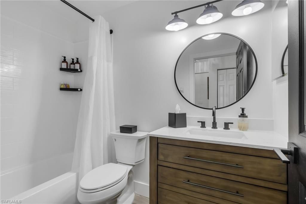 241 Robin Hood Cir, Unit 202, Naples, FL 34104 Photo
